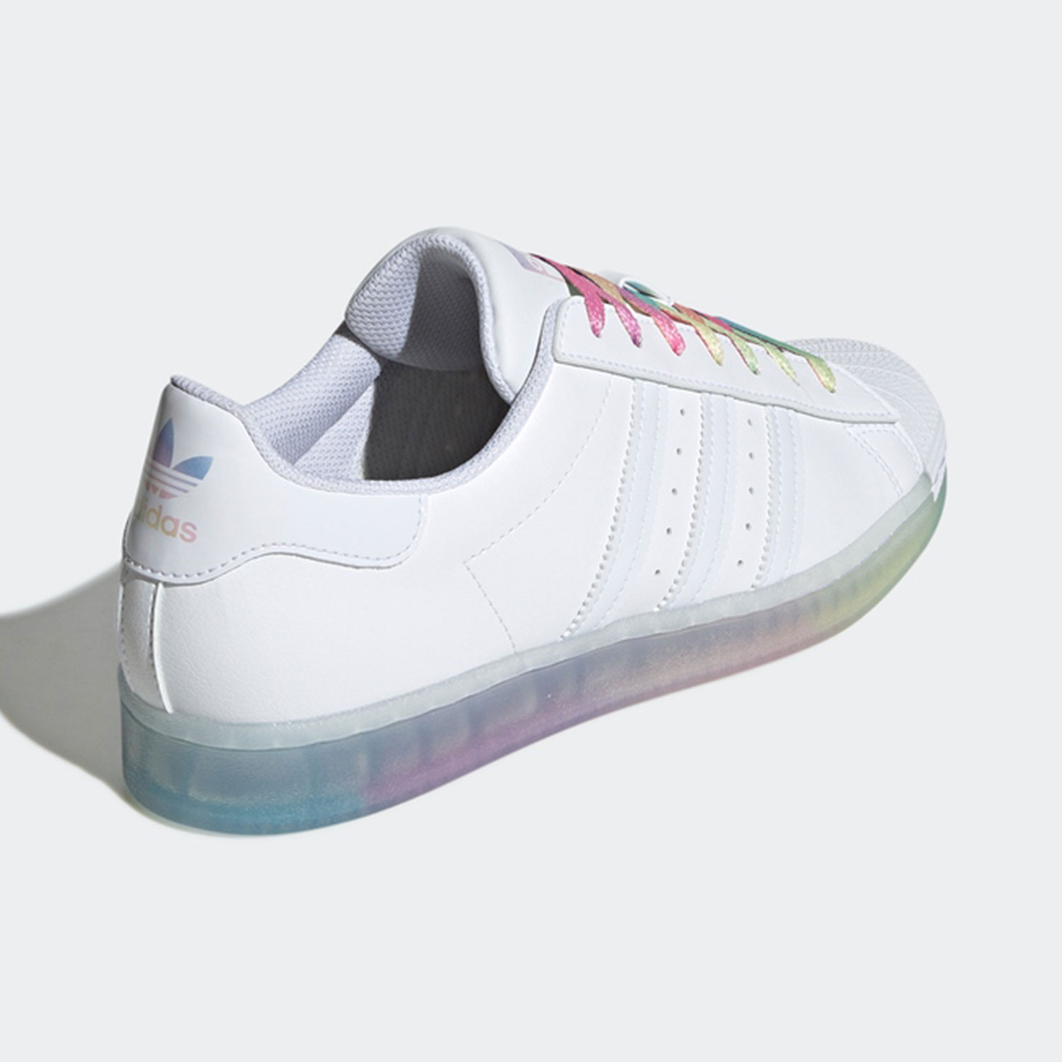حذاء أديداس الأصلي كلوفر سوبر  - مراجعة Adidas Shoes Superstar وسعره